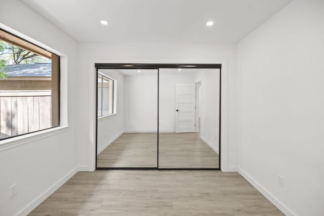 7211 Lakewood DR C111, Austin, TX 78750