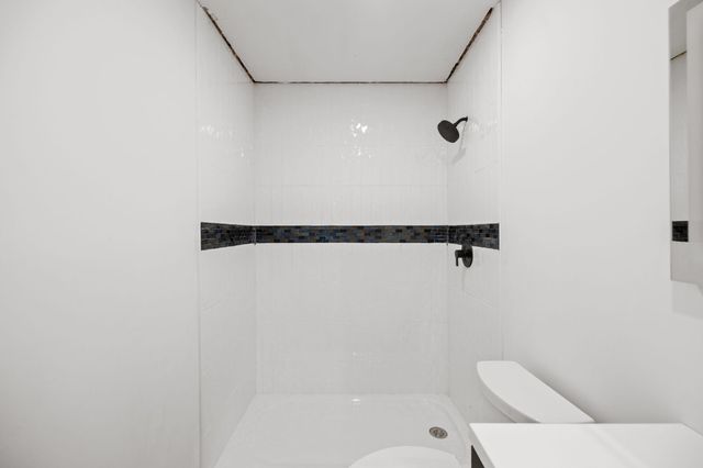 7211 Lakewood DR C111, Austin, TX 78750