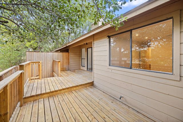 7211 Lakewood DR C111, Austin, TX 78750