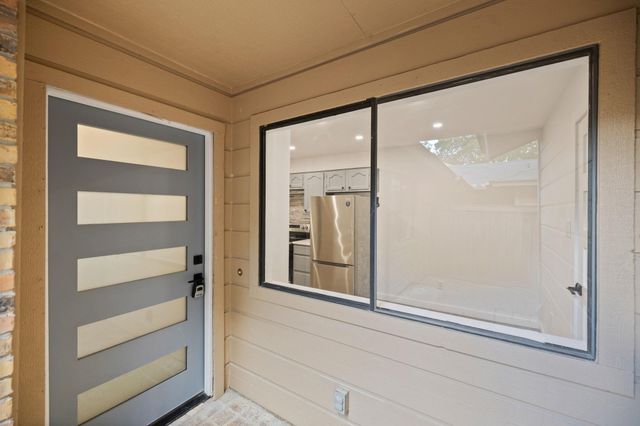 7211 Lakewood DR C111, Austin, TX 78750