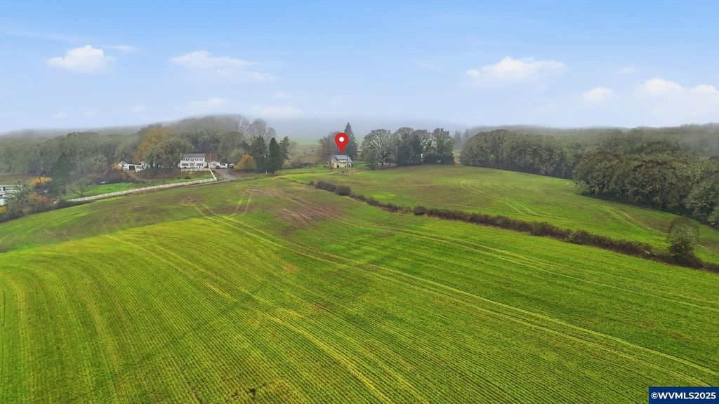 Image 11 of property listing at 24088 SW Highway 18 Hwy, Sheridan, OR 97378