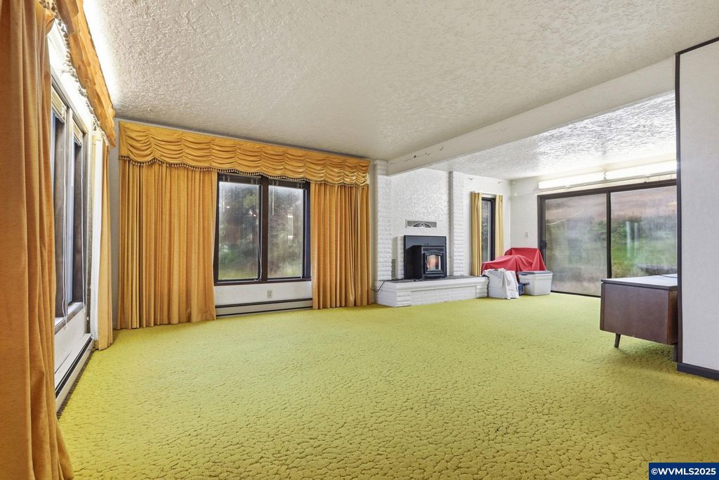 Image 16 of property listing at 24088 SW Highway 18 Hwy, Sheridan, OR 97378