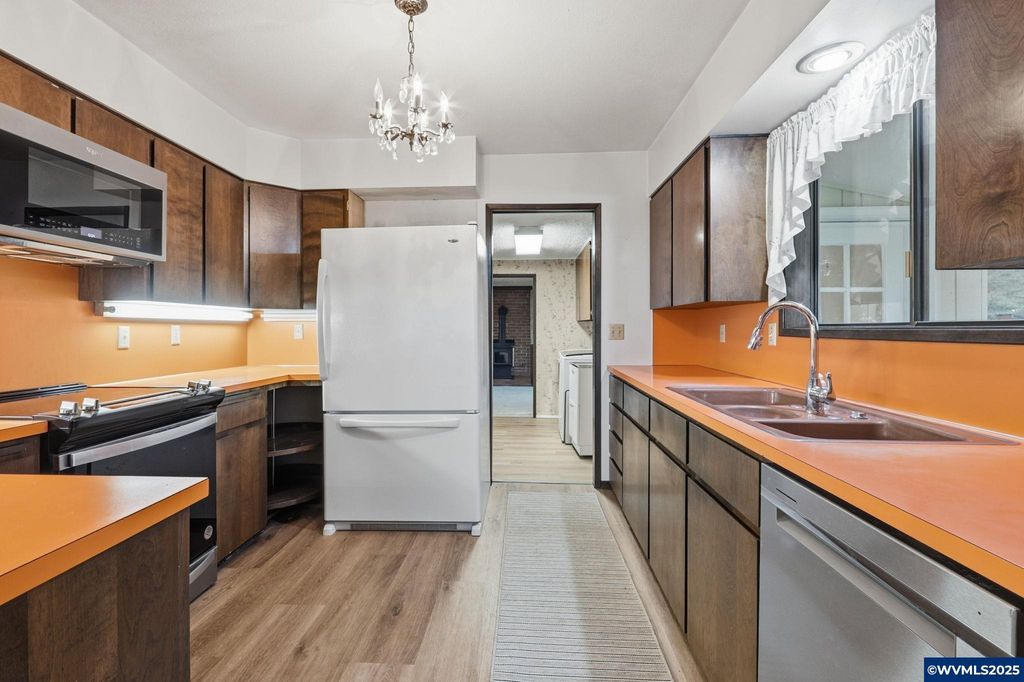 Image 23 of property listing at 24088 SW Highway 18 Hwy, Sheridan, OR 97378