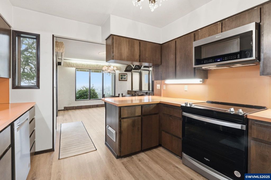 Image 24 of property listing at 24088 SW Highway 18 Hwy, Sheridan, OR 97378