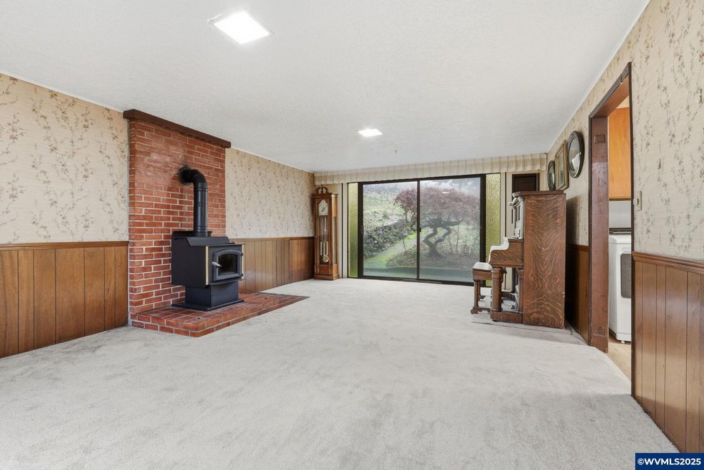 Image 31 of property listing at 24088 SW Highway 18 Hwy, Sheridan, OR 97378