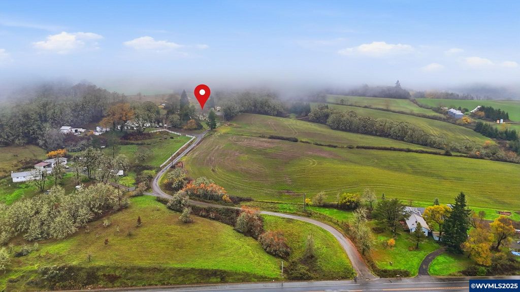 Image 5 of property listing at 24088 SW Highway 18 Hwy, Sheridan, OR 97378