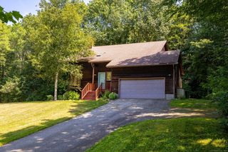 26 Mohegan Lane, Hebron, CT 06231