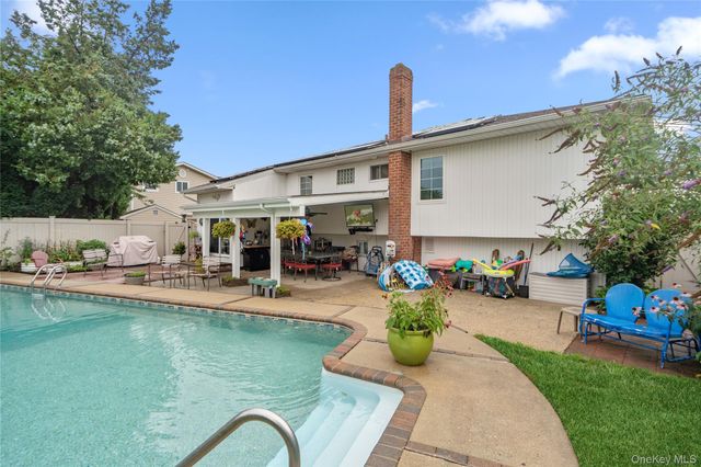2440 Wallen Lane, Bellmore, NY 11710