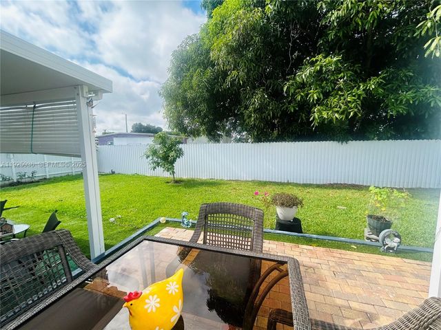 10305 SW 183rd St, Miami, FL 33157