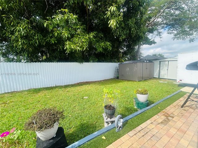 10305 SW 183rd St, Miami, FL 33157