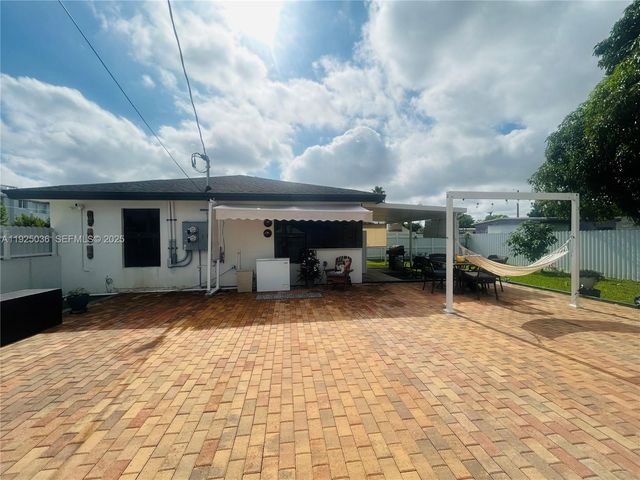 10305 SW 183rd St, Miami, FL 33157