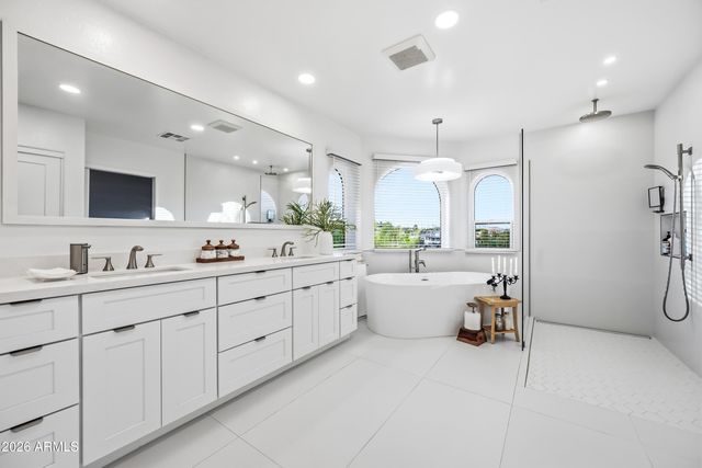 16714 E NICKLAUS Drive, Fountain Hills, AZ 85268