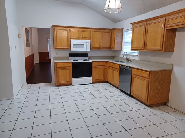 5707 Blue Meadow Trail, Arlington, TX 76017