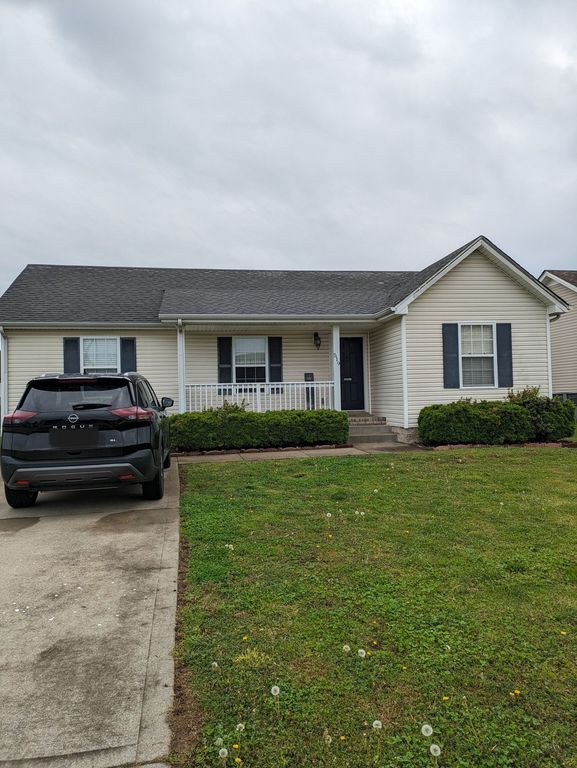 519 Oakmont Dr, Clarksville, TN 37042