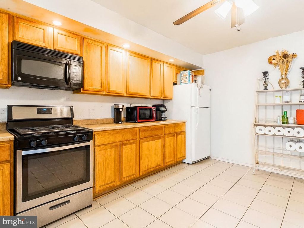 2715 E MADISON ST, Baltimore, MD 21205