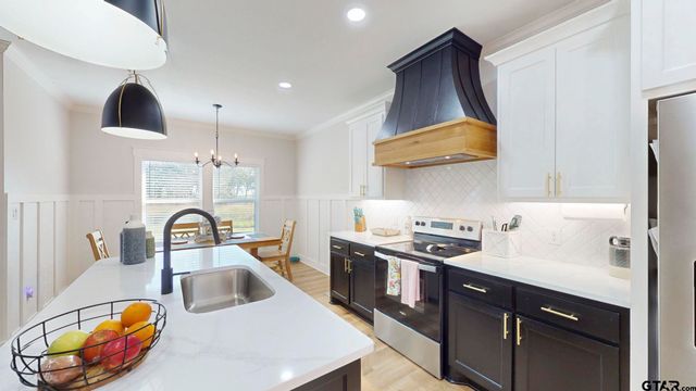 6397 Millrun Rd, Athens, TX 75751