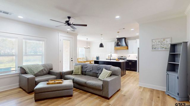 6397 Millrun Rd, Athens, TX 75751