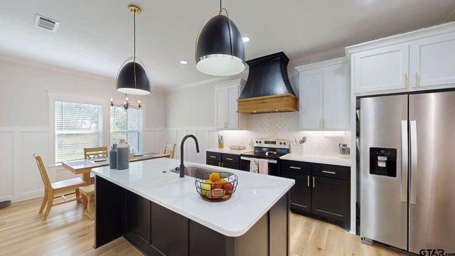 6397 Millrun Rd, Athens, TX 75751