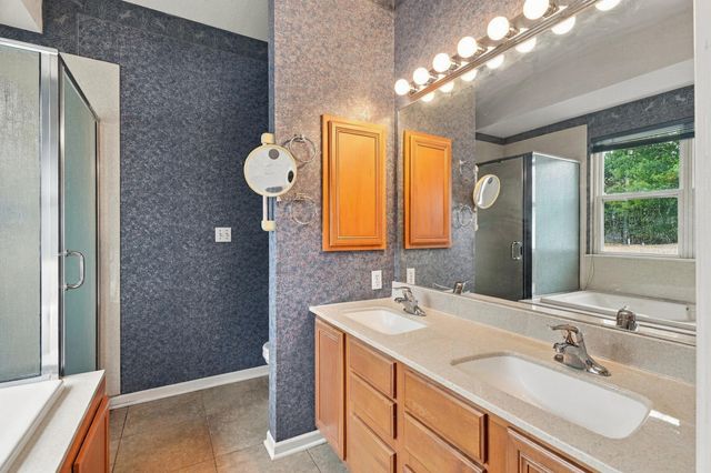 3607 BLUE CEDAR LN, Columbia, MO 65203