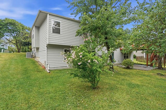 3607 BLUE CEDAR LN, Columbia, MO 65203