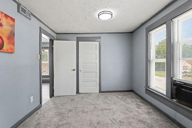 532 S Ellis, Wichita, KS 67211