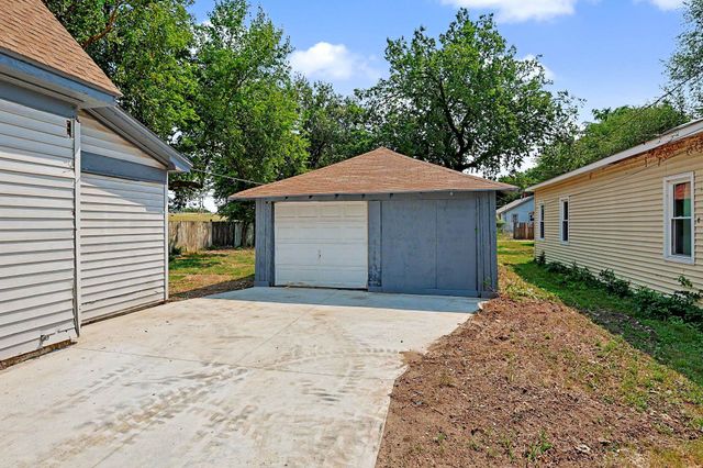 532 S Ellis, Wichita, KS 67211