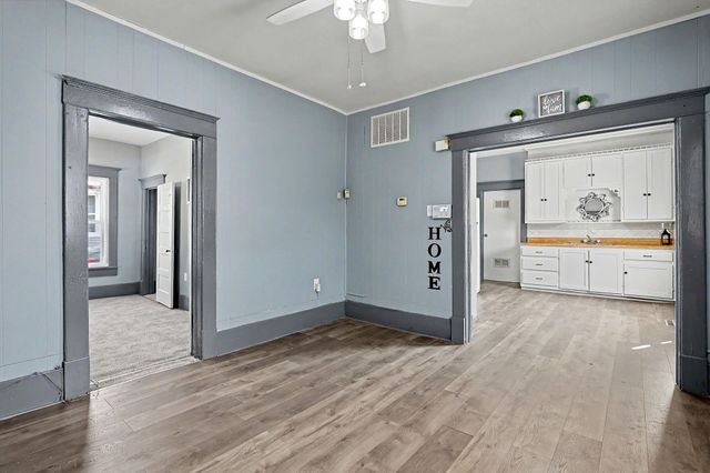 532 S Ellis, Wichita, KS 67211