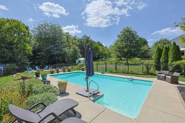 1141 Brookstone Drive, Walton, KY 41094