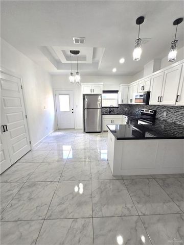 1006 N Woodson Avenue, Edinburg, TX 78541