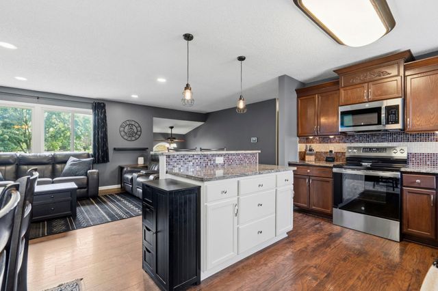 5530 W 135th Street, Savage, MN 55378