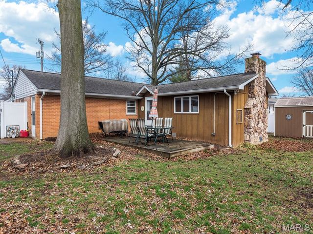 414 W Harrison Street, Millstadt, IL 62260