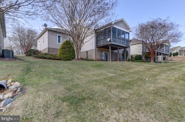 1052 8TH FAIRWAY LN, Huddleston, VA 24104