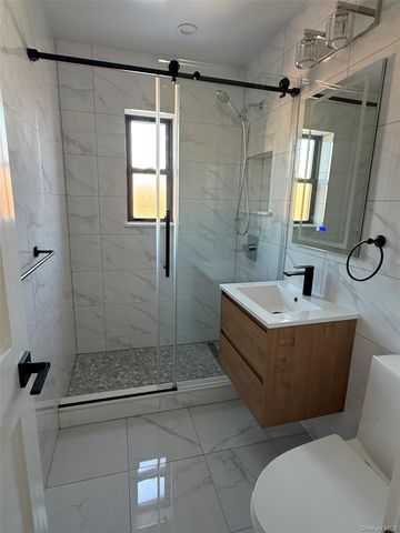 21918 74th Avenue 2, Oakland Gardens, NY 11364