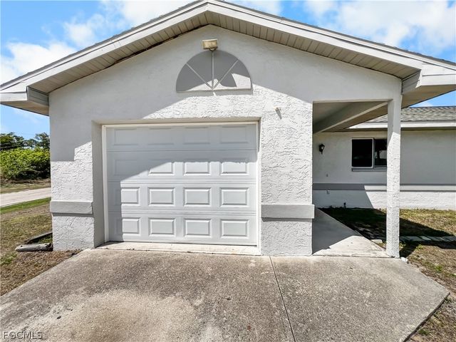 2704 Owen AVE, Lehigh Acres, FL 33973