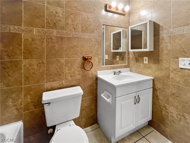 2704 Owen AVE, Lehigh Acres, FL 33973