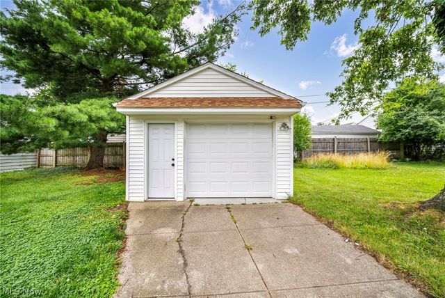 5505 South Boulevard, Maple Heights, OH 44137