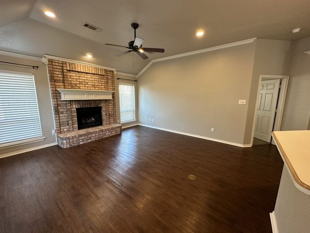2751 Crystal Glenn Circle, Hurst, TX 76054