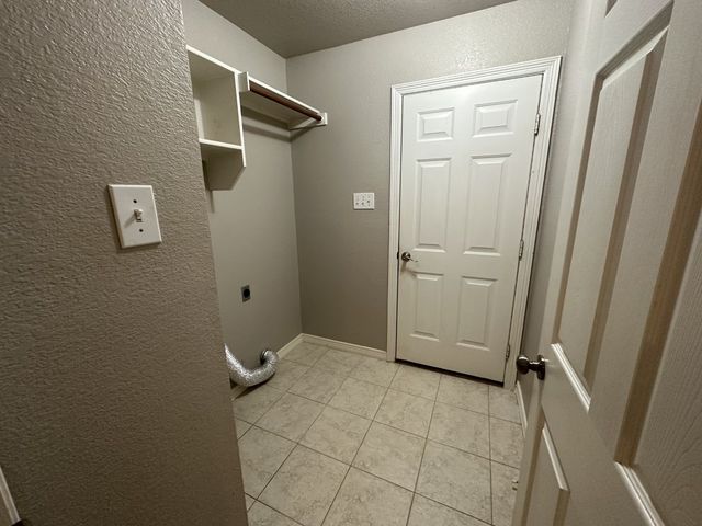 2751 Crystal Glenn Circle, Hurst, TX 76054