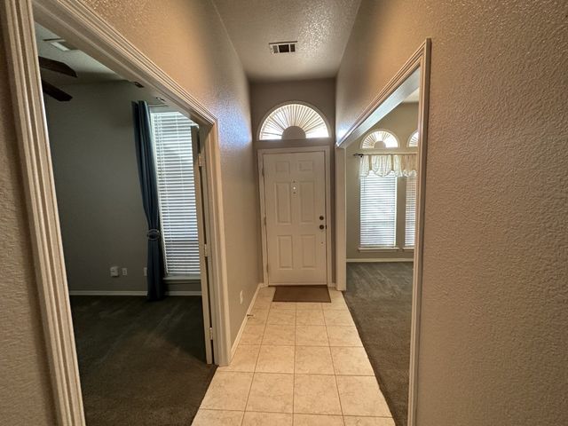 2751 Crystal Glenn Circle, Hurst, TX 76054