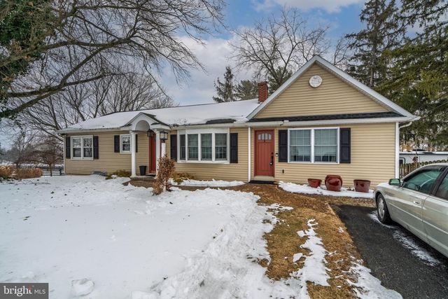 6132 W ELIZABETHTOWN RD, Manheim, PA 17545