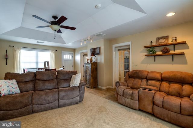 6132 W ELIZABETHTOWN RD, Manheim, PA 17545