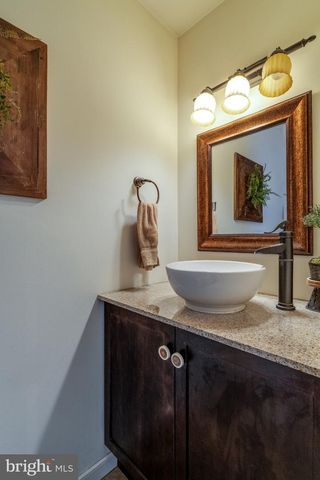 6132 W ELIZABETHTOWN RD, Manheim, PA 17545