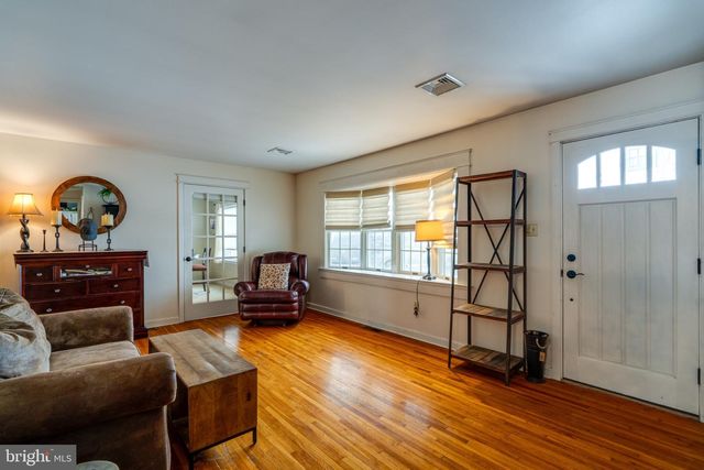 6132 W ELIZABETHTOWN RD, Manheim, PA 17545