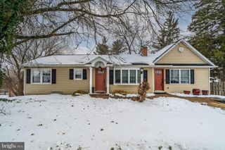 6132 W ELIZABETHTOWN RD, Manheim, PA 17545