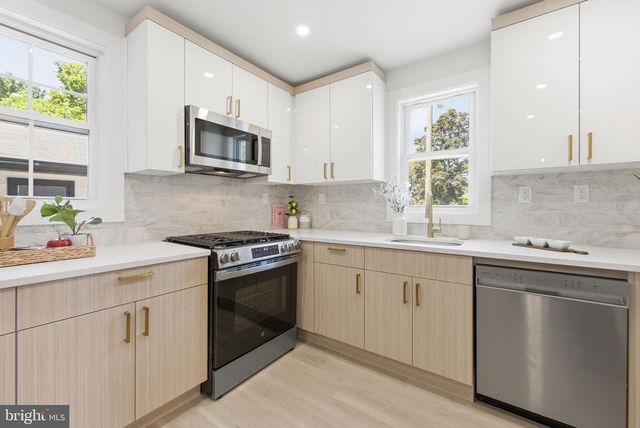 310 WASHINGTON DR, Pennsville, NJ 08070