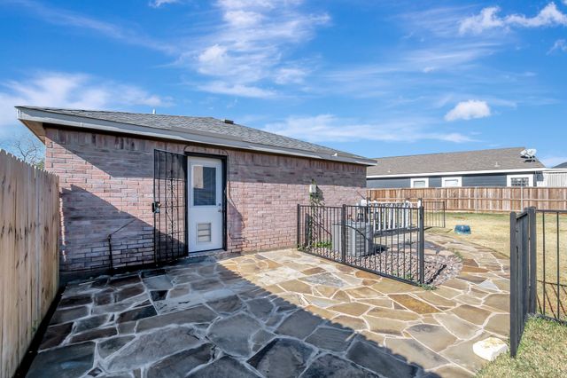 716 River Hill Lane, Fort Worth, TX 76114