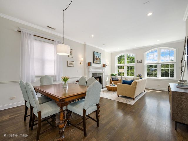 1718 W Superior Street 2E, Chicago, IL 60622