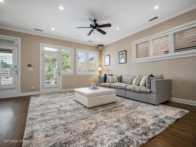 1718 W Superior Street 2E, Chicago, IL 60622