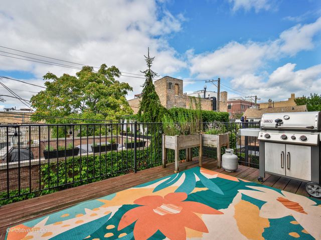 1718 W Superior Street 2E, Chicago, IL 60622