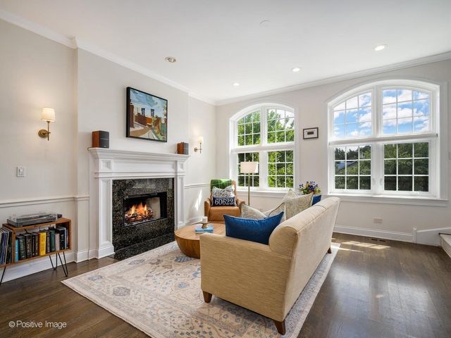 1718 W Superior Street 2E, Chicago, IL 60622